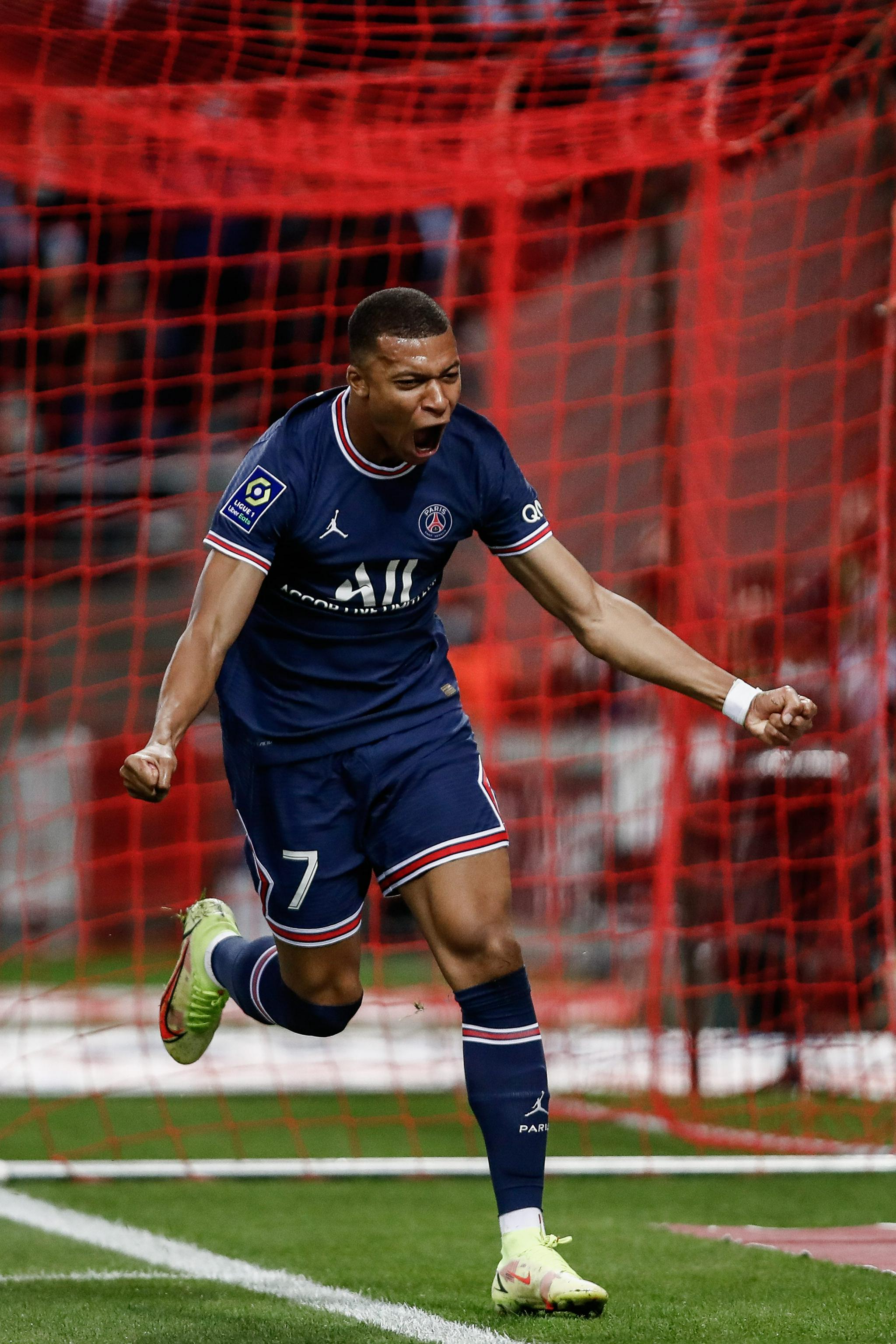 年轻中卫的 年轻中卫的